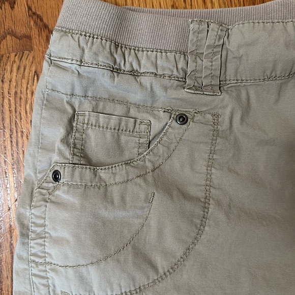 Bermuda Shorts - Picture 3 of 5
